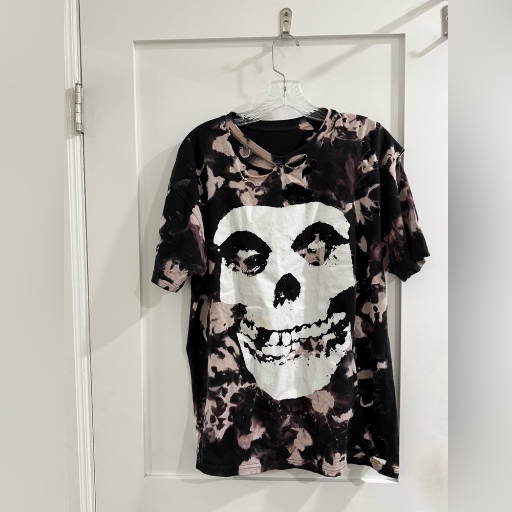 No Brand Misfits Band black bleach dyed Crimson Skull men’s shirt (distressed)